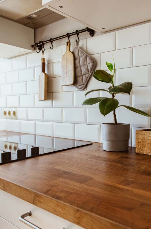 Side picture of oak worktop