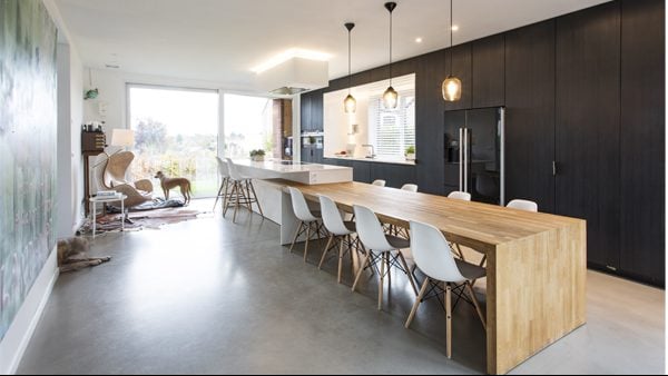 waterfall effect on a breakfast bar worktop aslo used as dining table